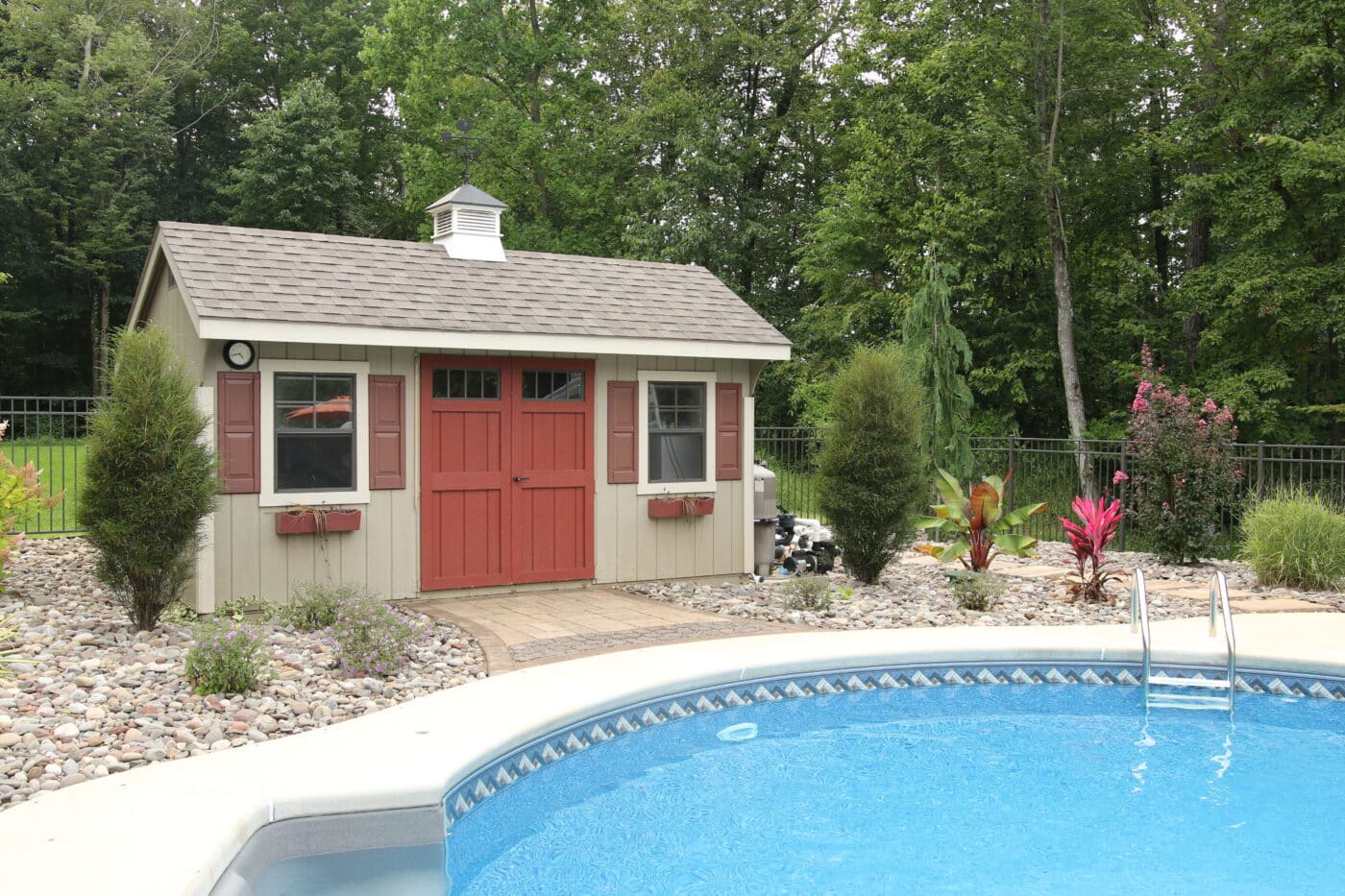 00042 swimming pool hardscape patio