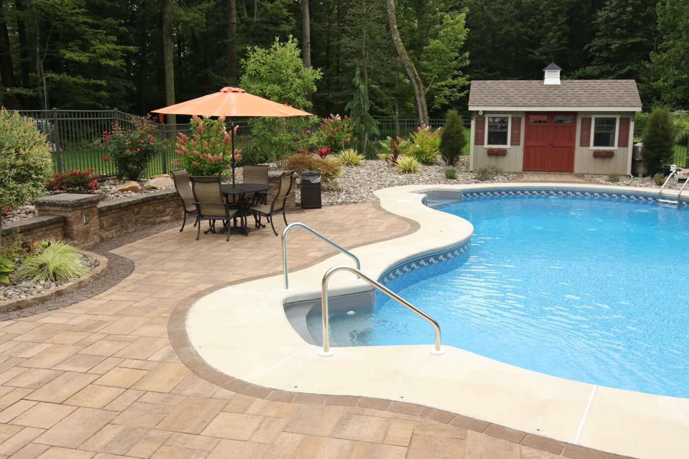 00044 swimming pool hardscape patio