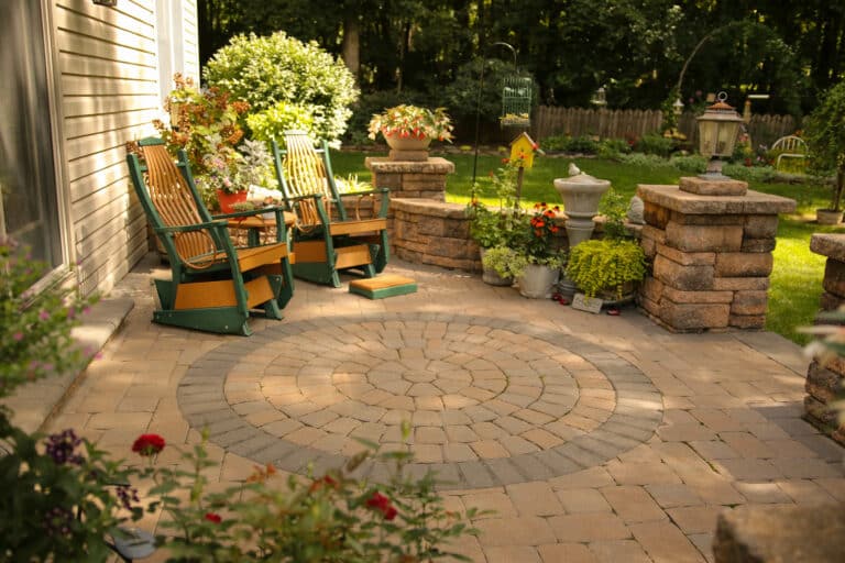deck and patio contractors