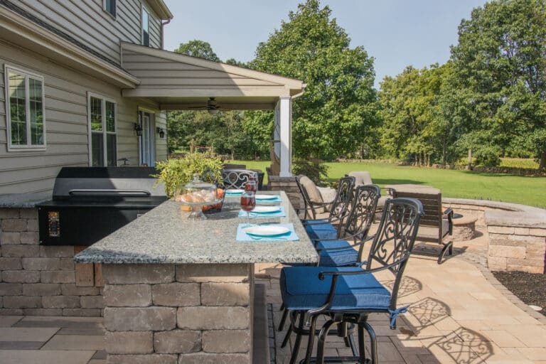 outdoor kitchen and bar