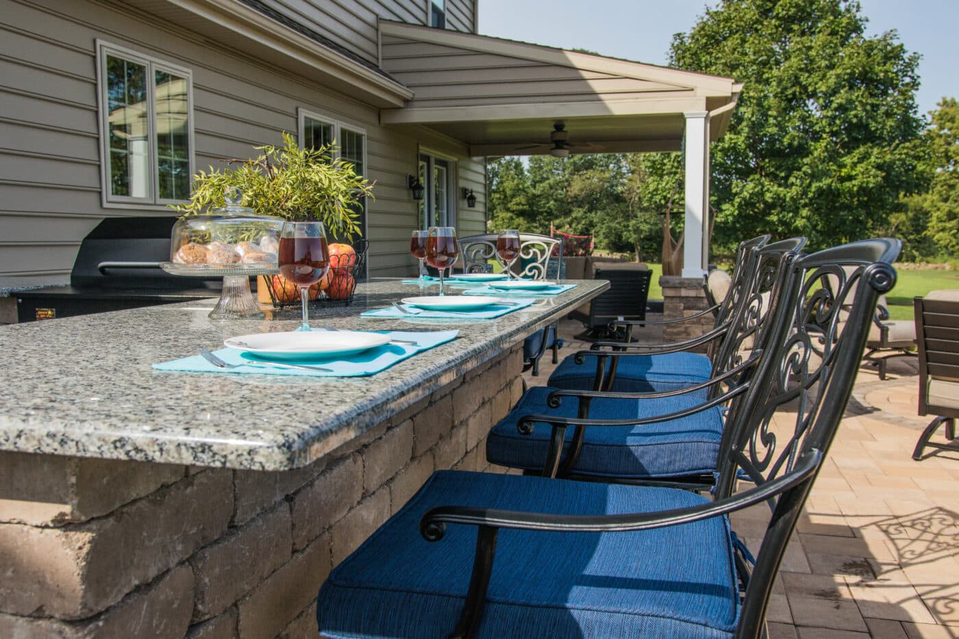 outdoor kitchen bar and grill