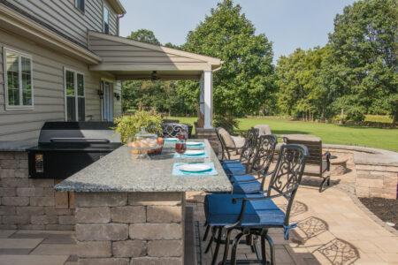 outdoor kitchen and bar