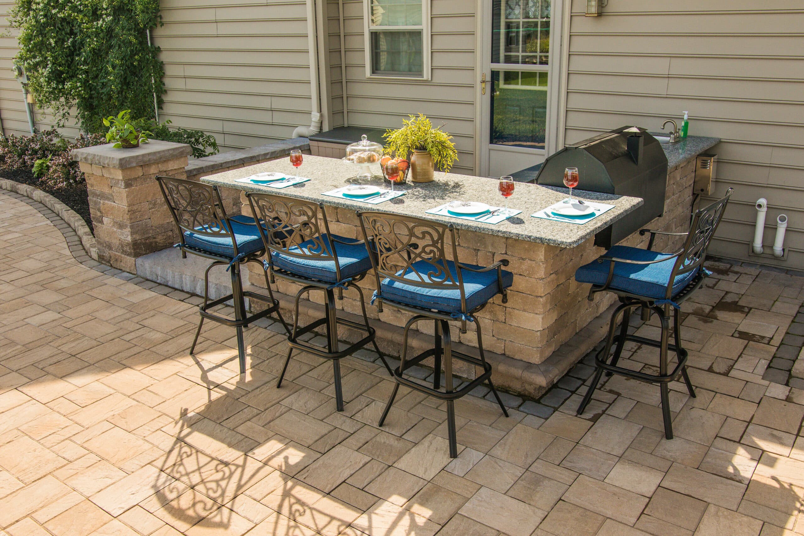 outdoor kitchen designer