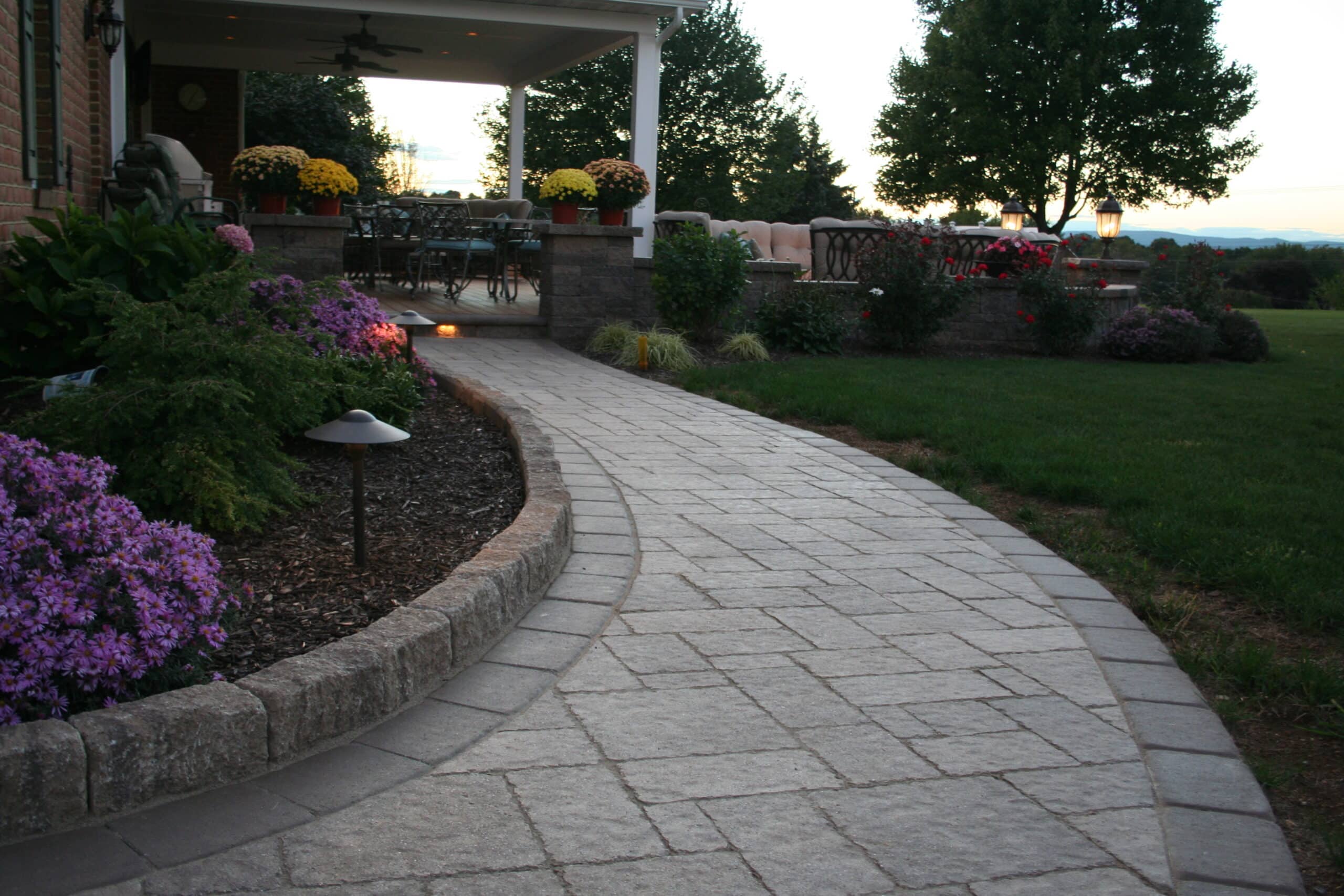 techo bloc athena paver walkway