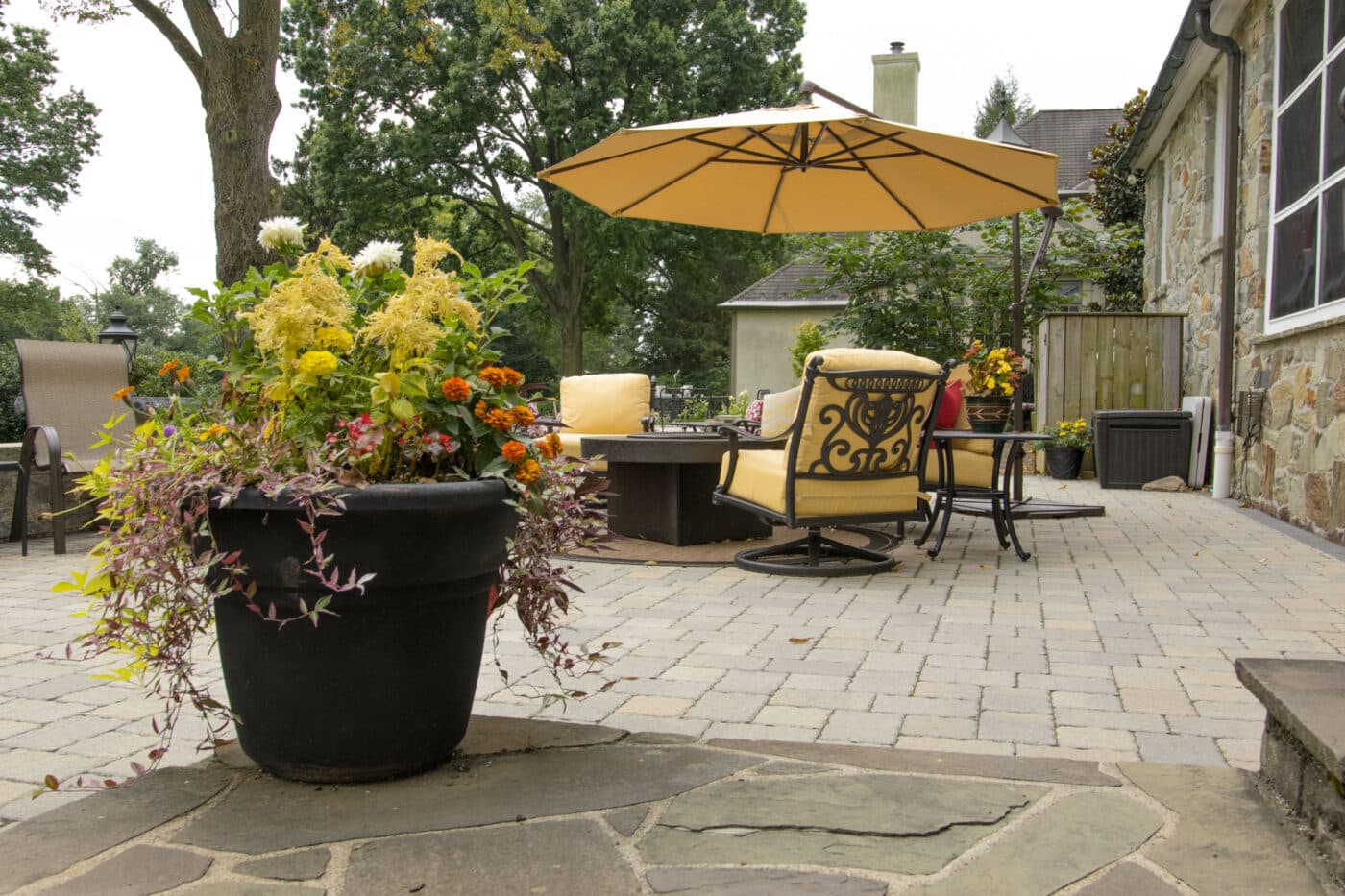 hardscape patio design