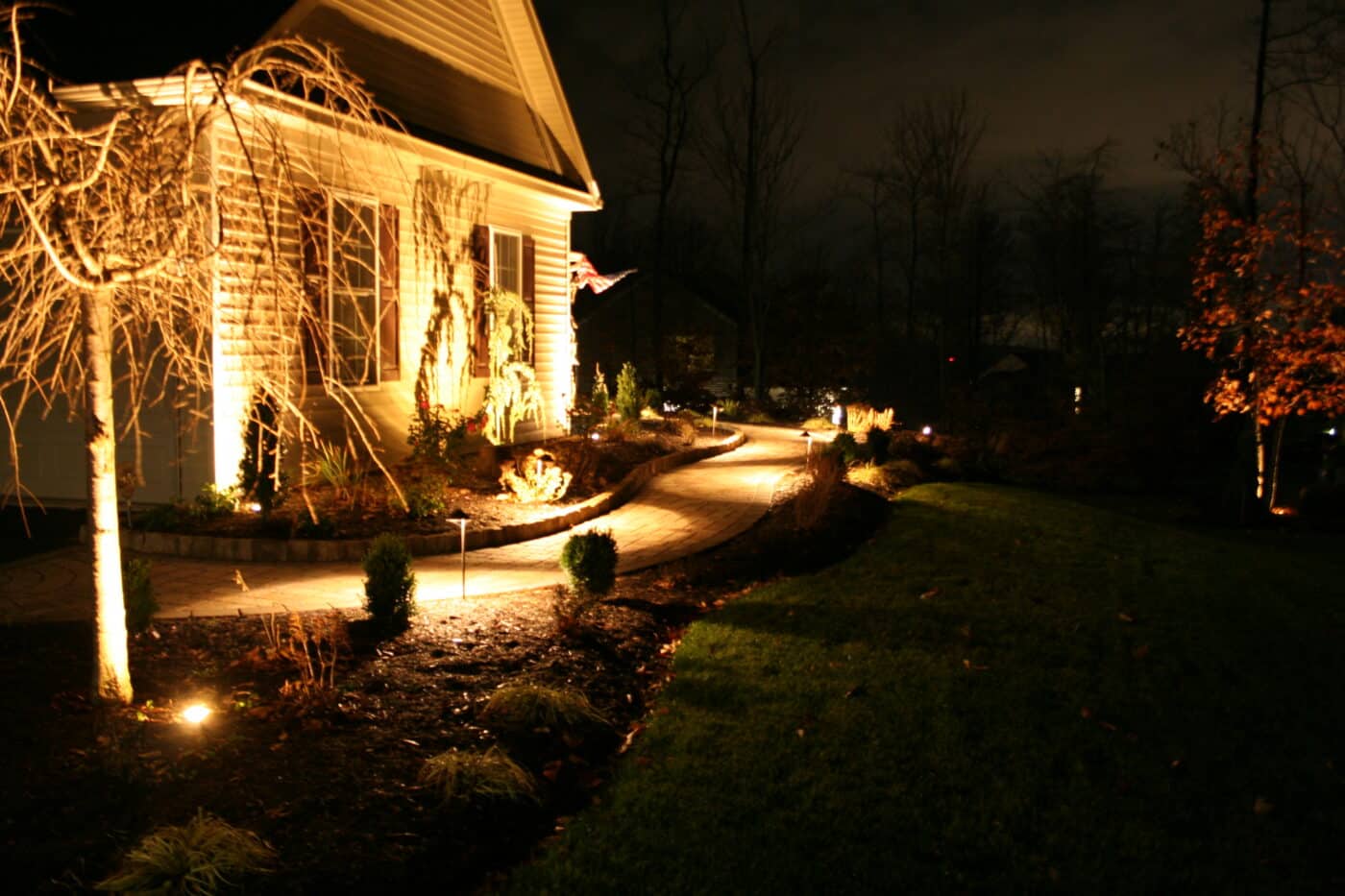 outdoor landscape lighting
