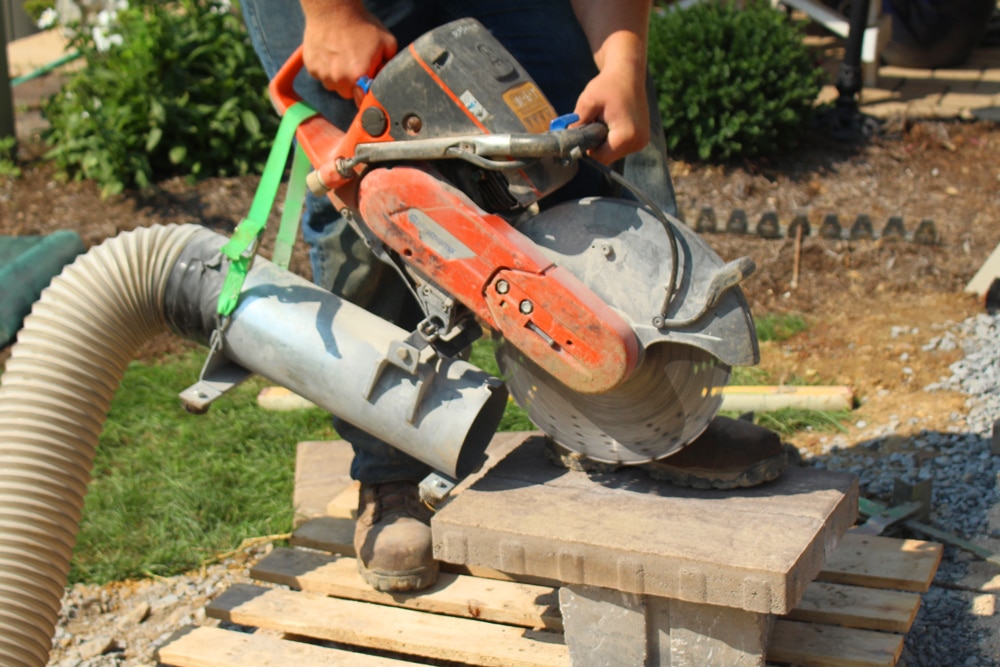 patio builder with silica dust control