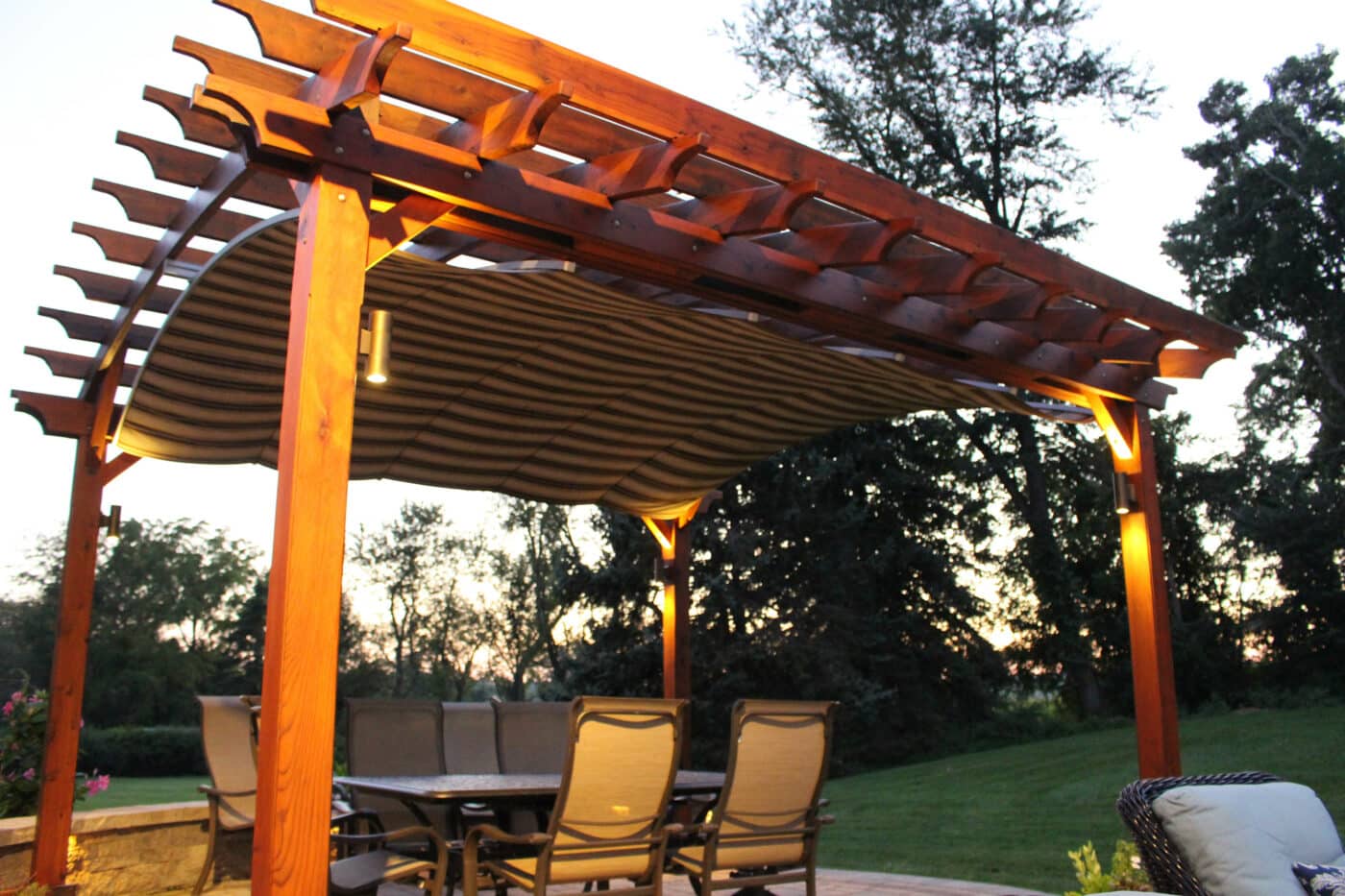 pergola builder for patio