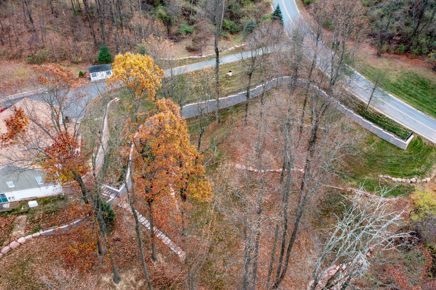 zoomed out image of the new retaining wall that Willow Gates Home & Landscape installed in Berks County